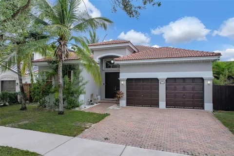 9067 NW 182nd Ter, Hialeah FL 33018