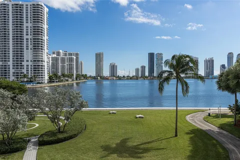 3370 Hidden Bay Dr # 303, Aventura FL 33180