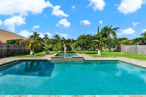 17080 SW 92nd Ct, Palmetto Bay FL 33157