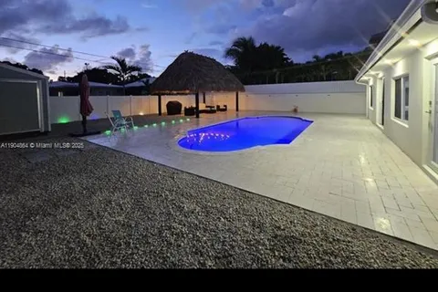 16 Fishermans Trl, Key Largo FL 33037