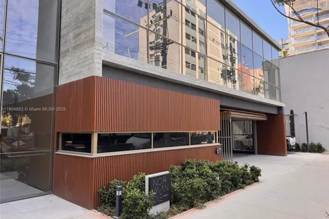 Av. Cotovia 611 # 43, FL