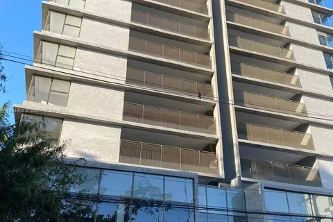 Av. Cotovia 611 # 43, FL