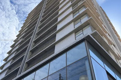 Av. Cotovia 611 # 43, FL