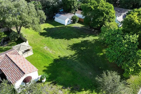 129 NE 87th St, El Portal FL 33138