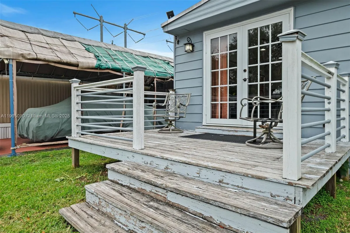 700 NW 219th Ave, Pembroke Pines FL 33029