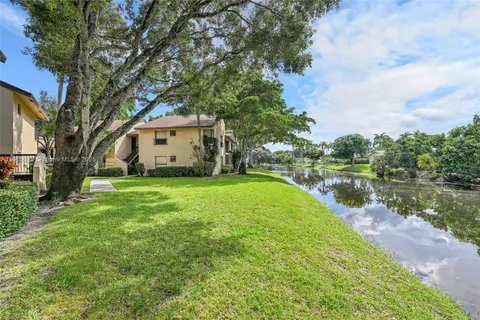 3773 Cocoplum Cir # 3575, Coconut Creek FL 33063