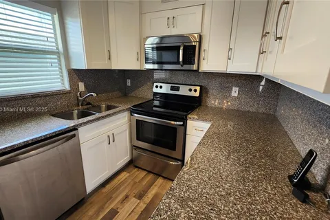 756 Flanders P # 756, Delray Beach FL 33484