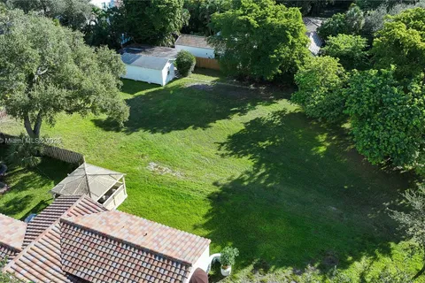 129 NE 87th St, El Portal FL 33138