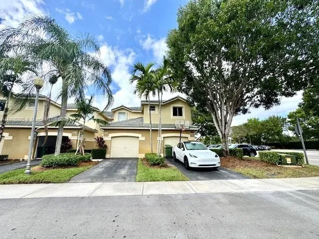 2567 Cordoba Bnd, Weston FL 33327