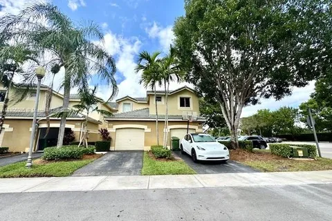 2567 Cordoba Bnd, Weston FL 33327