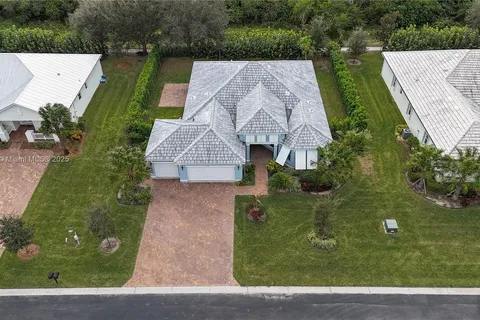 2547 Saint Lucia Cir, Vero Beach FL 32967