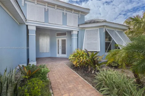 2547 Saint Lucia Cir, Vero Beach FL 32967
