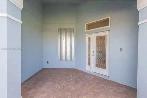 2547 Saint Lucia Cir, Vero Beach FL 32967