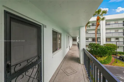 6698 N 10th Ave N # 218, Lake Worth FL 33467
