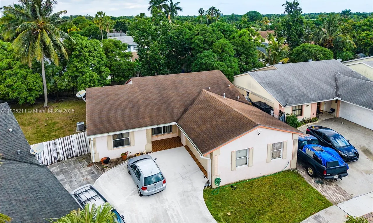 5930 W Lincoln Cir W, Lake Worth FL 33463