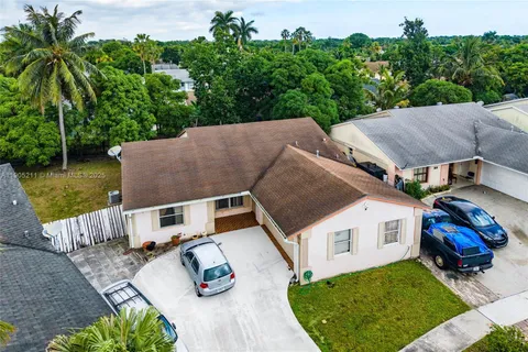 5930 W Lincoln Cir W, Lake Worth FL 33463