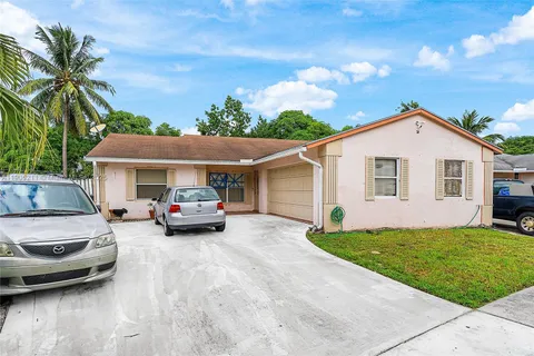 5930 W Lincoln Cir W, Lake Worth FL 33463