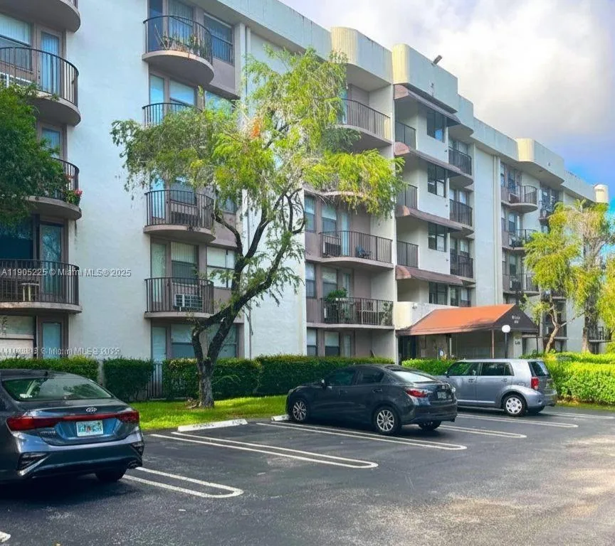 2701 Riverside Dr # B, Coral Springs FL 33065