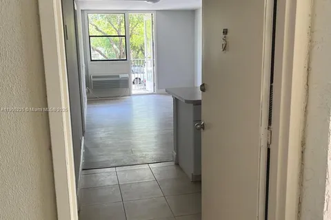 2701 Riverside Dr # B, Coral Springs FL 33065