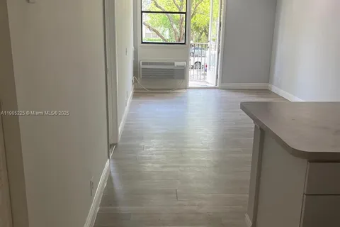 2701 Riverside Dr # B, Coral Springs FL 33065