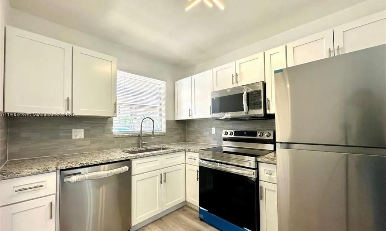 6750 Royal Palm Blvd # 110E, Margate FL 33063