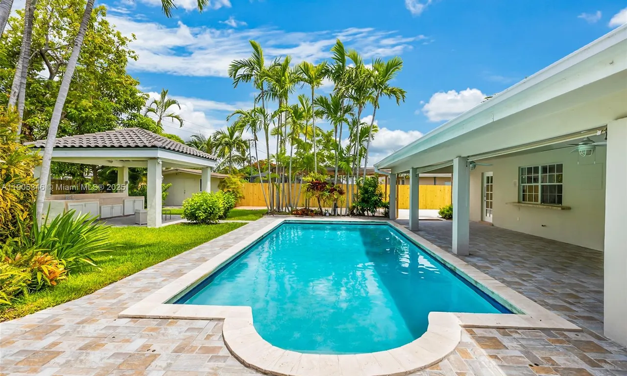 13820 SW 82nd Ave, Palmetto Bay FL 33158