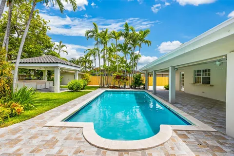 13820 SW 82nd Ave, Palmetto Bay FL 33158