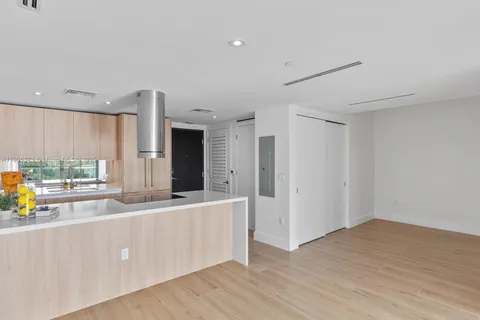 9901 W Bay Harbor Dr # 605, Bay Harbor Islands FL 33154