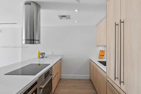 9901 W Bay Harbor Dr # 605, Bay Harbor Islands FL 33154