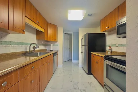 9104 SW 159th Ter # 9104, Palmetto Bay FL 33157