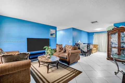 1005 SW 18th St, Boynton Beach FL 33426