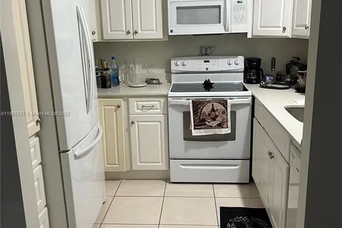 327 Tuscany F # 327, Delray Beach FL 33446