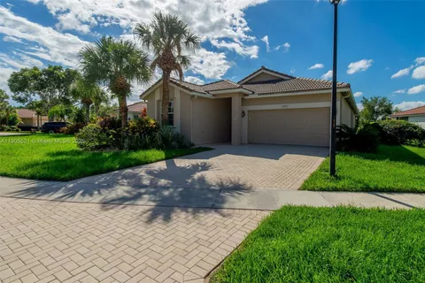 2675 Clipper Cir, West Palm Beach FL 33411