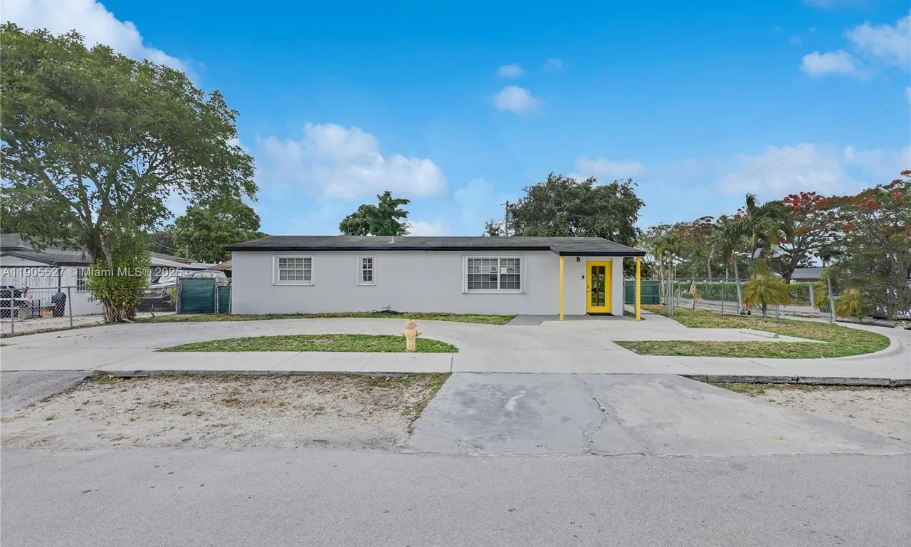 2570 NW 152nd Ter, Miami Gardens FL 33054