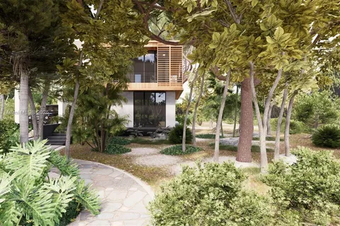 355 NE 86th St, El Portal FL 33138