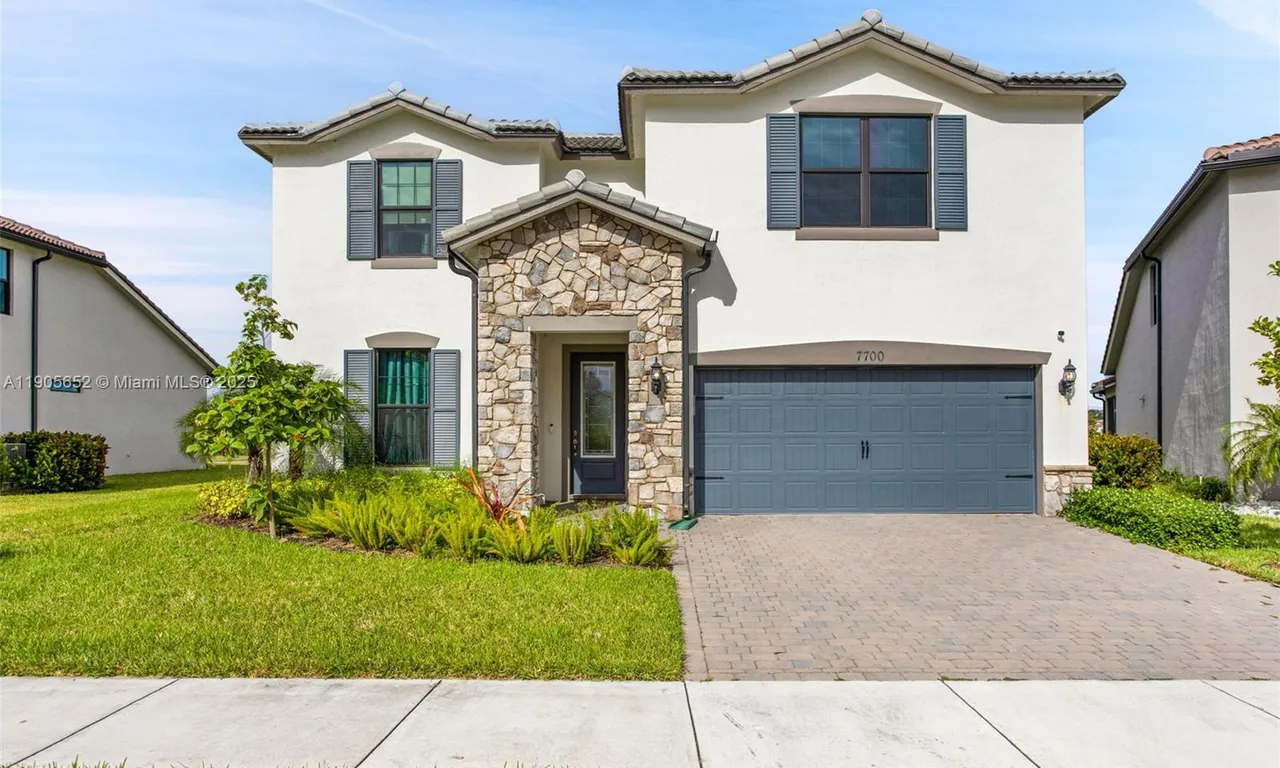 7700 NW 84th Ln, Tamarac FL 33321