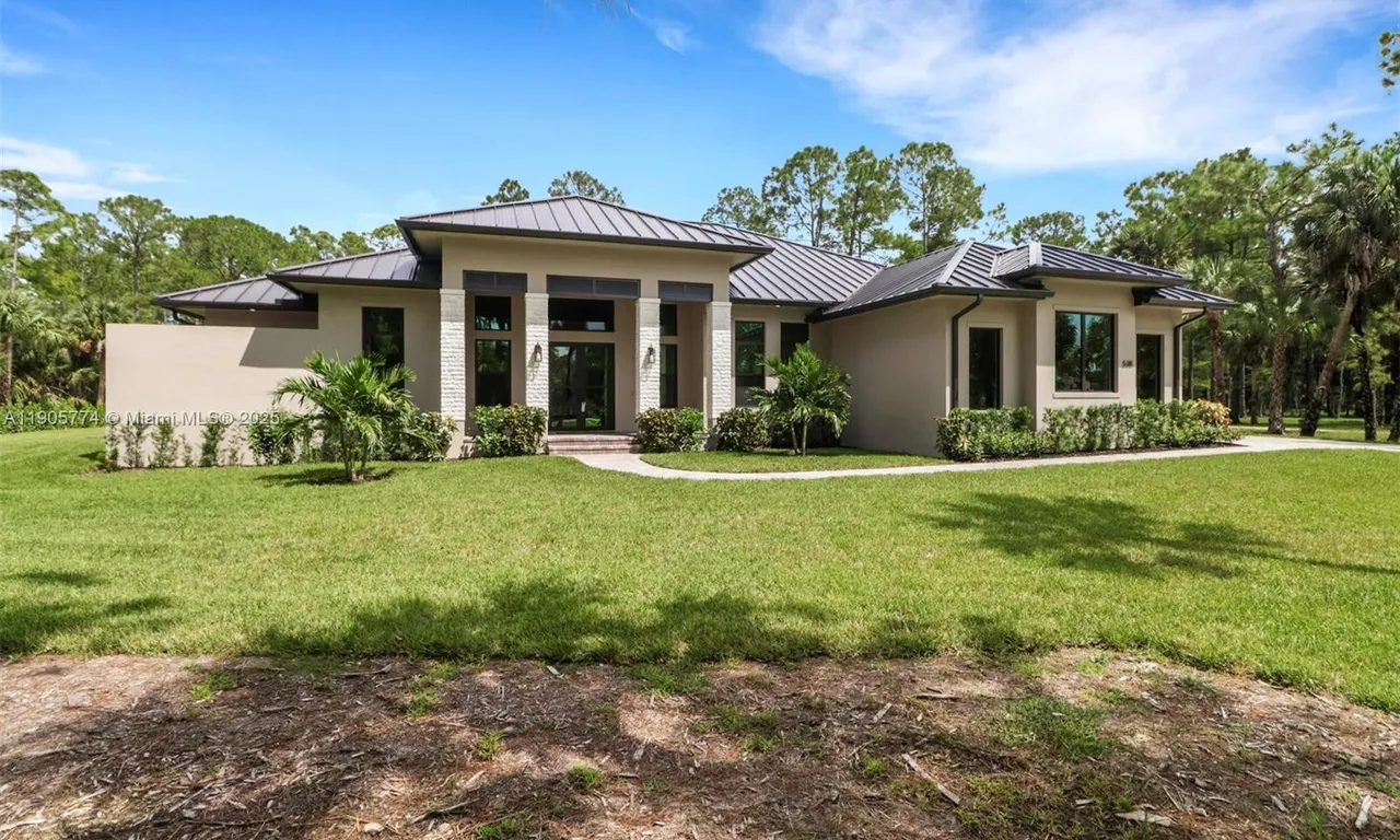 538 13th St Sw, Naples FL 34117