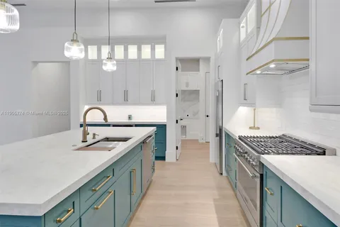 538 13th St Sw, Naples FL 34117