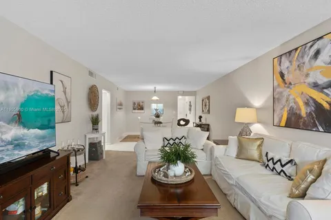 2004 Granada Dr # O2, Coconut Creek FL 33066