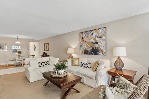 2004 Granada Dr # O2, Coconut Creek FL 33066