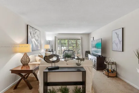 2004 Granada Dr # O2, Coconut Creek FL 33066