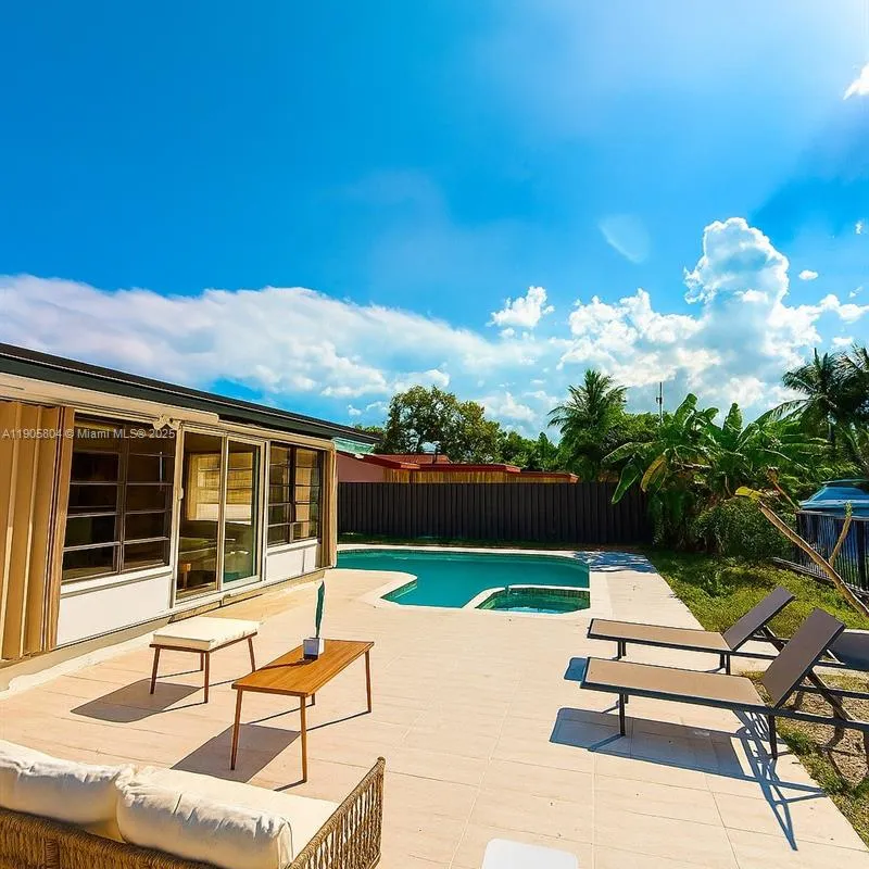 2443 tortugas lane, Lauderdale Lakes FL 33312