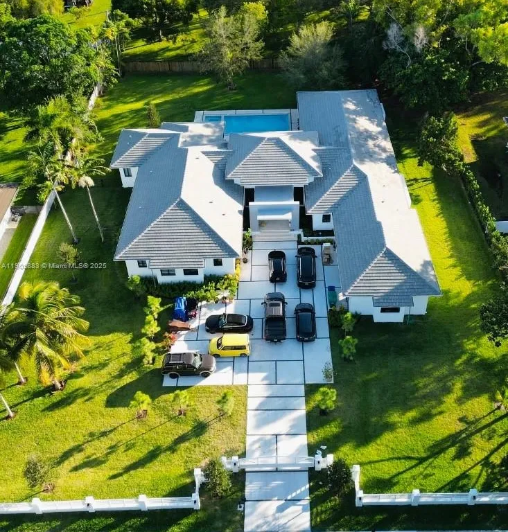 7830 SW 117th St, Pinecrest FL 33156