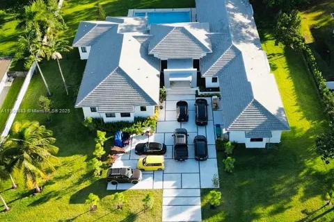 7830 SW 117th St, Pinecrest FL 33156