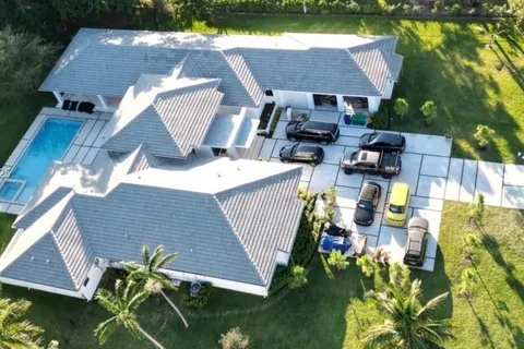 7830 SW 117th St, Pinecrest FL 33156