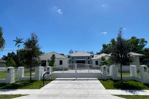 7830 SW 117th St, Pinecrest FL 33156