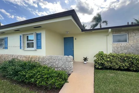 2844 Crosley Dr E, West Palm Beach FL 33415
