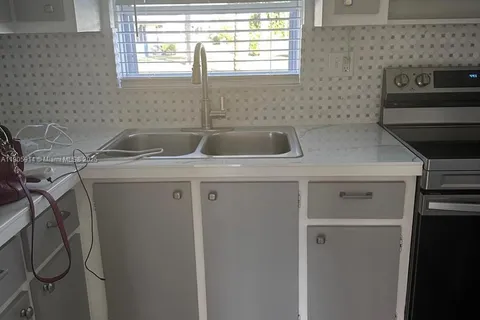 2844 Crosley Dr E, West Palm Beach FL 33415