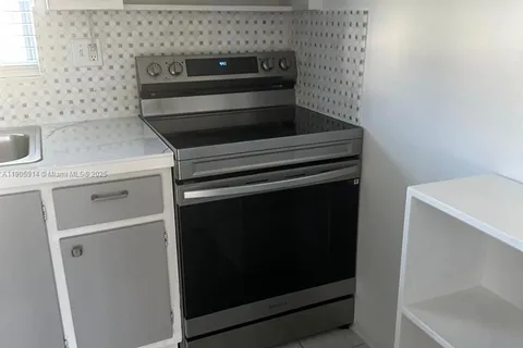 2844 Crosley Dr E, West Palm Beach FL 33415