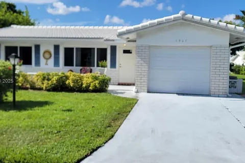 1907 SW 22nd Way, Boynton Beach FL 33426